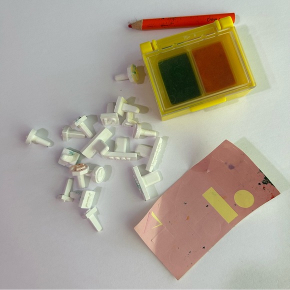 1999 Barbie “Hidden Messages” Yellow Locker - Picture 5 of 14